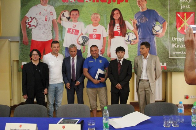21 lipca odbyła się konferencja inaugurująca akcję „DOłącz DO NAJlepszych”. Akcja ta ma na celu rozwój i promocję młodzieżowych drużyn piłkarskich w klubach z województwa
lubelskiego.