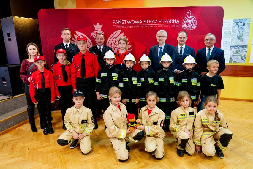 Młodzieżowe Drużyny Pożarnicze OSP z terenu miasta Konina oraz powiatu konińskiego otrzymały promesy na zakup nowego sprzętu