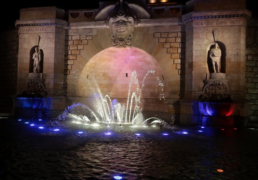 Podświetlona fontanna na Wałach Chrobrego
