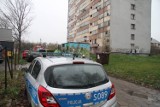 Napad w mieszkaniu na Młodej 4 w Kielcach. Policjanci znaleźli zakrwawiony młotek