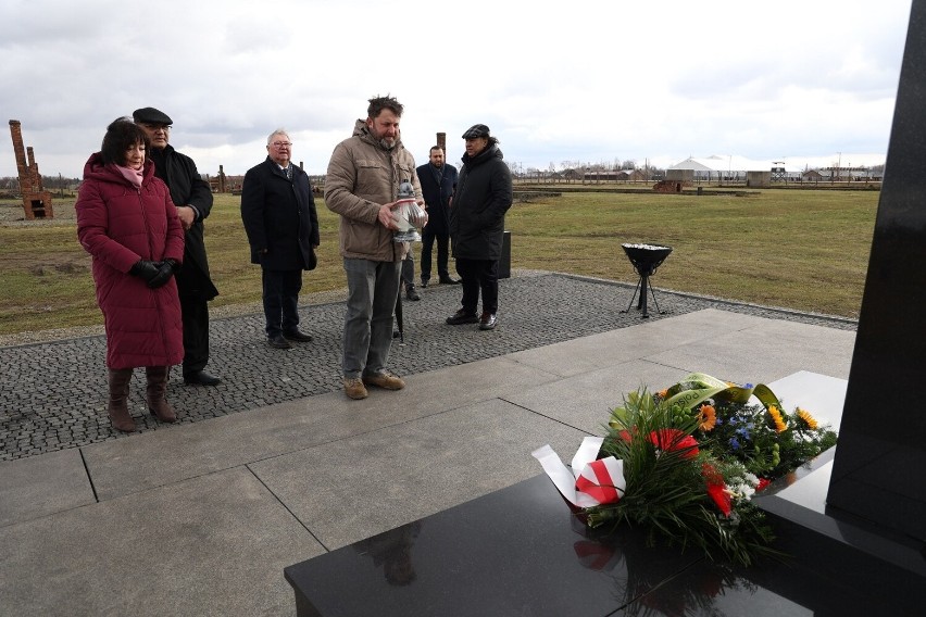 Obchody w Oświęcimiu 80. rocznicy pierwszego transportu Romów do niemieckiego obozu koncentracyjnego i zagłady Auschwitz-Birkenau. Zdjęcia