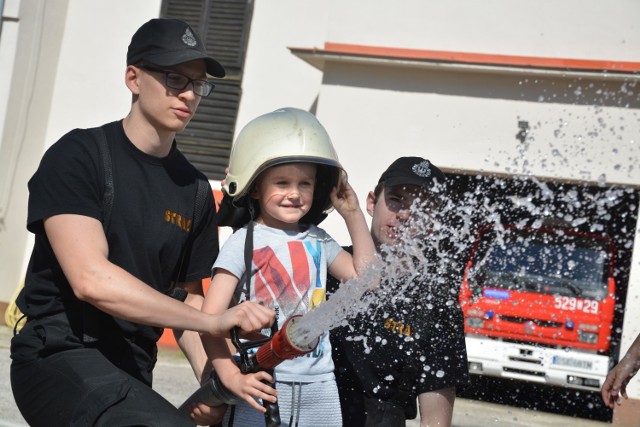 Strażacy z powiatu sępoleńskiego podczas akcji i ćwiczeń