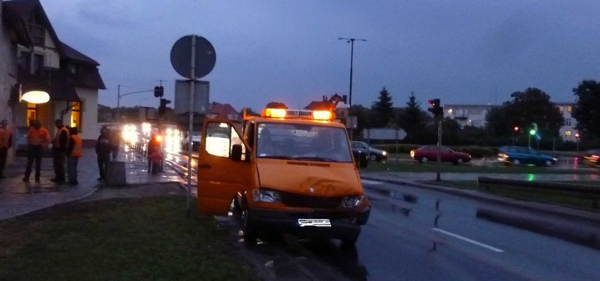 Malbork: Kolizja trzech aut na alei Rodła