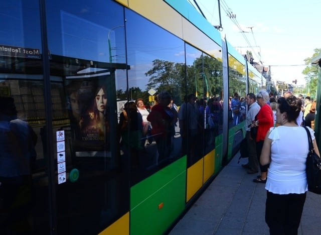 8 czerwca rozpocznie się remont przejazdu na ul. Krańcowej. Prace potrwają tydzień. W tym czasie na Miłostowo nie będą dojeżdżać tramwaje. Aby ułatwić pasażerom podróżowanie, uruchomiona zostanie linia "za tramwaj". W godzinach szczytu pojazdy będą kursować co 6 minut.