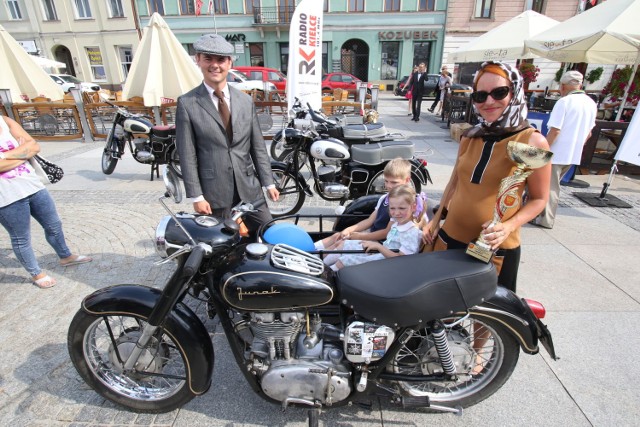 Junak M10 z 1965 roku, którym na zlot przyjechali państwo Barbara i Marcin Lisowscy z dziećmi Kingą i Franciszkiem z Kielc, został uznany najładniejszym motocyklem.