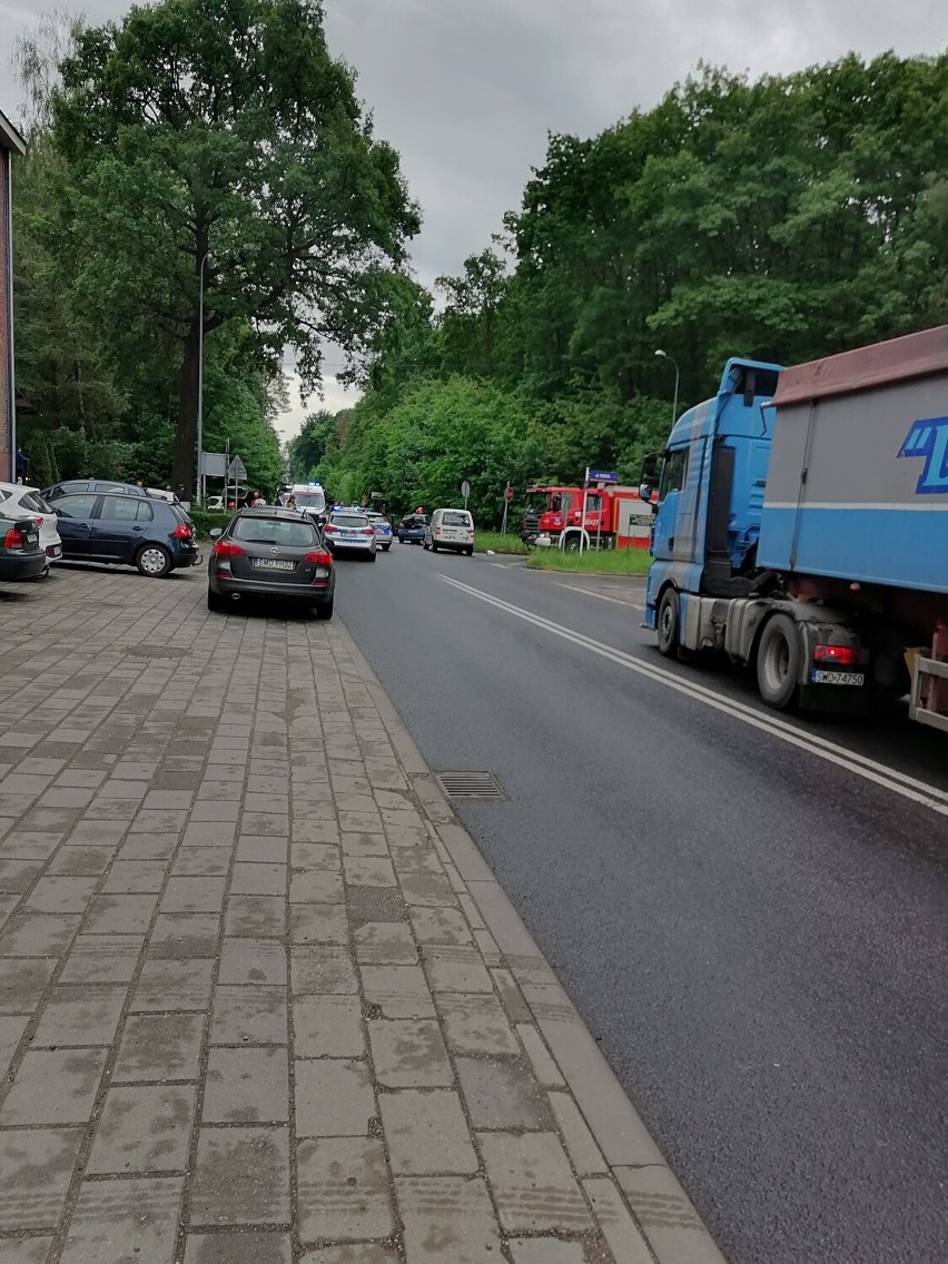 W miejscu kolizji interweniują wszystkie służby ratunkowe.