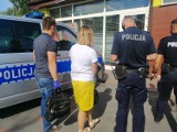 Policja z Piotrkowa kontrolowała sklepy. Sprawdzali, czy klienci noszą maseczki