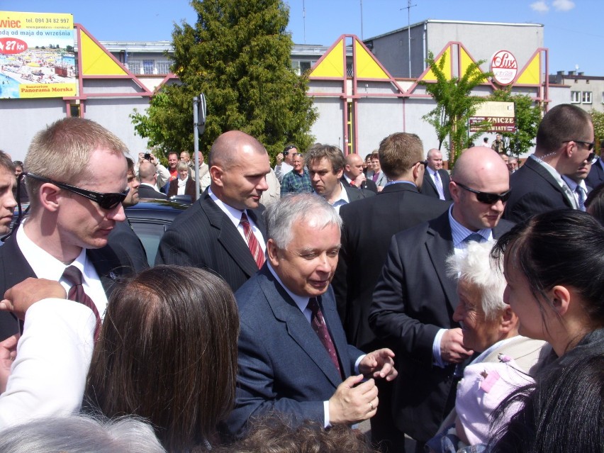 Archiwalne zdjęcia z wizyty prezydenta RP Lecha Kaczyńskiego w Sławnie