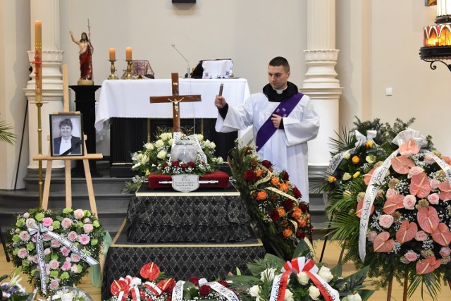 Rodzina, przyjaciele i legniczanie tłumnie przyszli pożegnać wieloletnią radną.