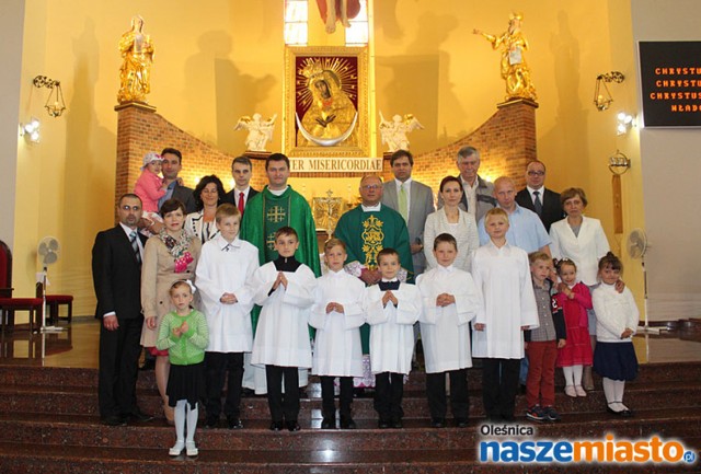 Do grona ministrantów z parafii NMP Matki Miłosierdzia dołączyło sześciu kolejnych chłopców
