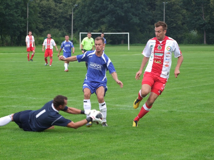 Niwa - Szczakowianka 0:4 [ZDJĘCIA]. Trzecioligowiec z Jaworzna pokazał, że jest w formie