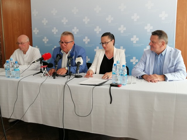 Od lewej: Jacek Goliński, Janusz Gromek, Agnieszka Ostrowska, Marek Hok