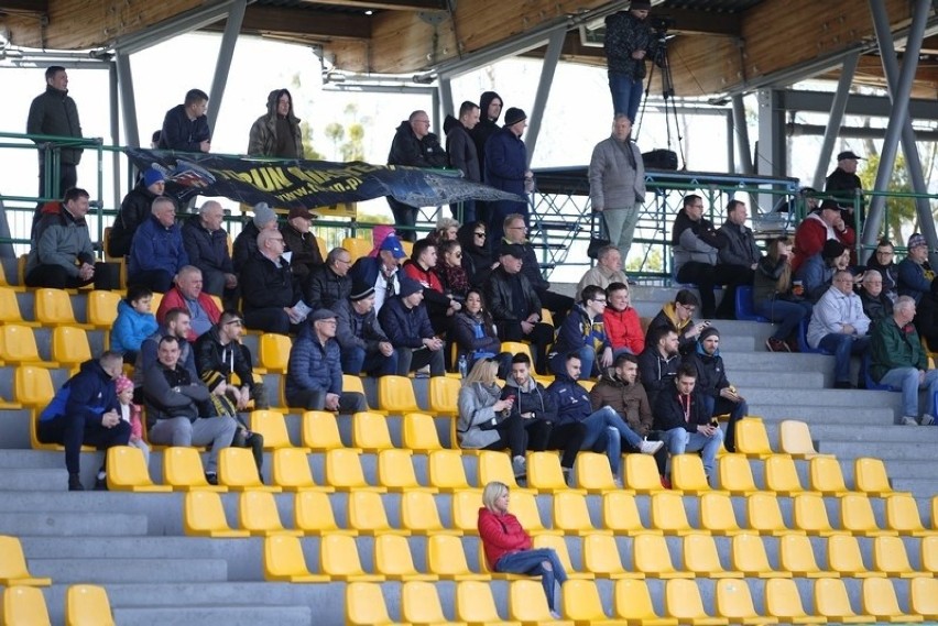 Elana Toruń pokonała 2:1 (0:1) Błękitnych Stargard w meczu...