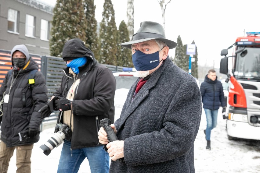 Kraków. Ogień w halach Urzędu Miasta Krakowa. Prezydent Jacek Majchrowski przyjechał osobiście ocenić skutki pożaru [ZDJĘCIA]