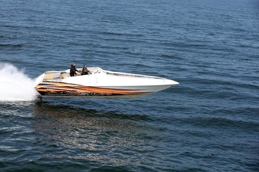 Wyścigowe morskie łodzie motorowe pokażą swoje możliwości. Już w weekend! 