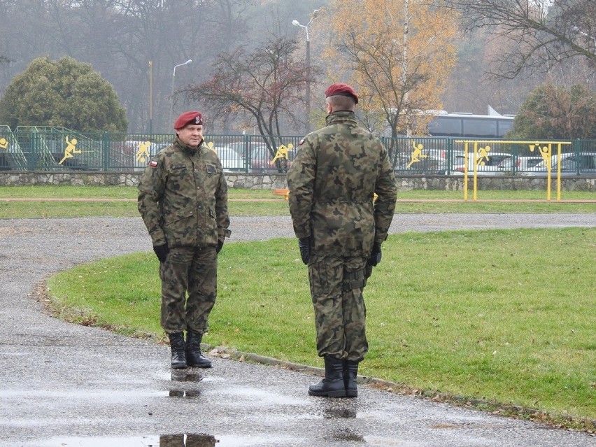 Pożegnanie żołnierzy 25. Brygady Kawalerii Powietrznej wyjeżdżających na misję do Kosowa [ZDJĘCIA]