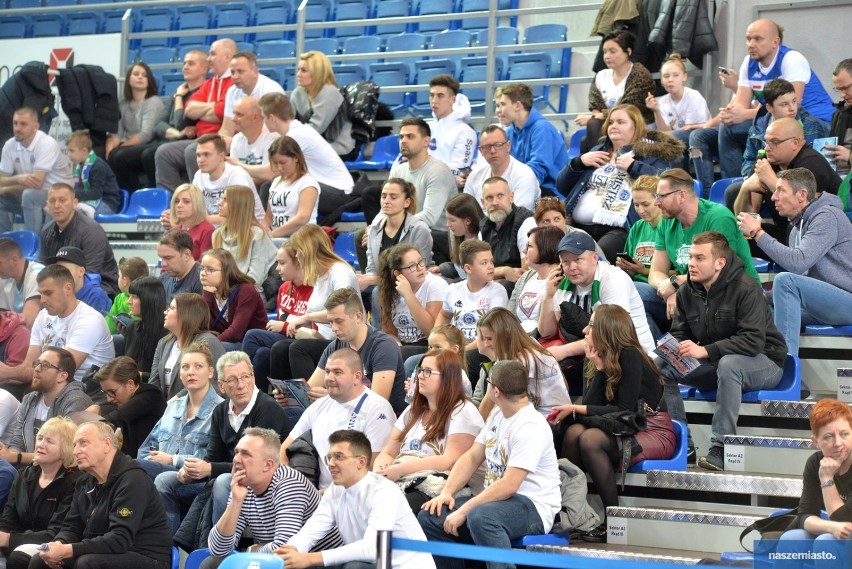 Kibice i Cheerleaders Włocławek podczas meczu Anwil Włocławek - Stelmet Enea BC Zielona Góra 79:96 [zdjęcia]