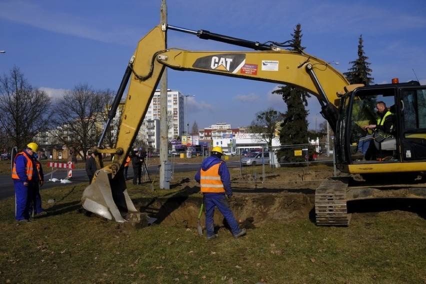 Na placu biskupa Chrapka w Toruniu rozpoczęły się prace...