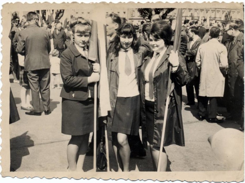 Pochody pierwszomajowe w Raciborzu na archiwalnych zdjęciach