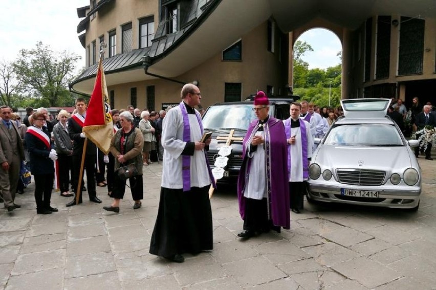 Wrocław: Pogrzeb ofiar tragedii na Ślicznej [ZDJĘCIA]