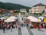 Dla Muszyny i Krynicy-Zdrój ten sezon letni był rekordowy. Sądeckie uzdrowiska bardzo popularne. Korki i tłok [ZDJĘCIA]