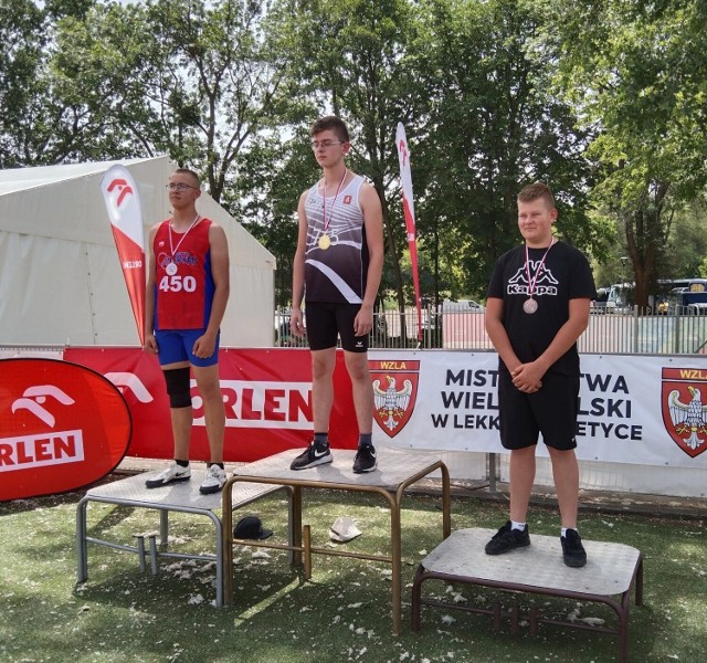 UKS 12 Kalisz. Cztery medale kaliskich lekkoatletów na mistrzostwach Wielkopolski U16