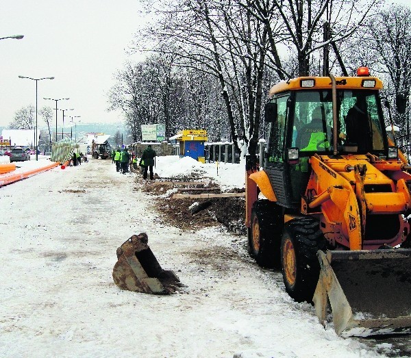 Mieszkańcy dopiero we wtorek zauważyli sprzęt budowalny