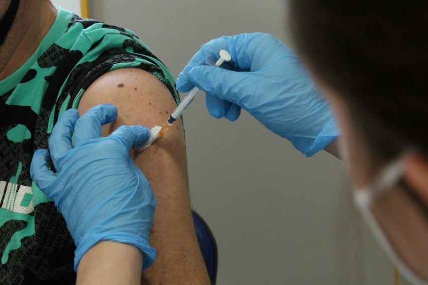 Punkt szczepień przeciw COVID - 19 w Szpitalu Wojskowym w...