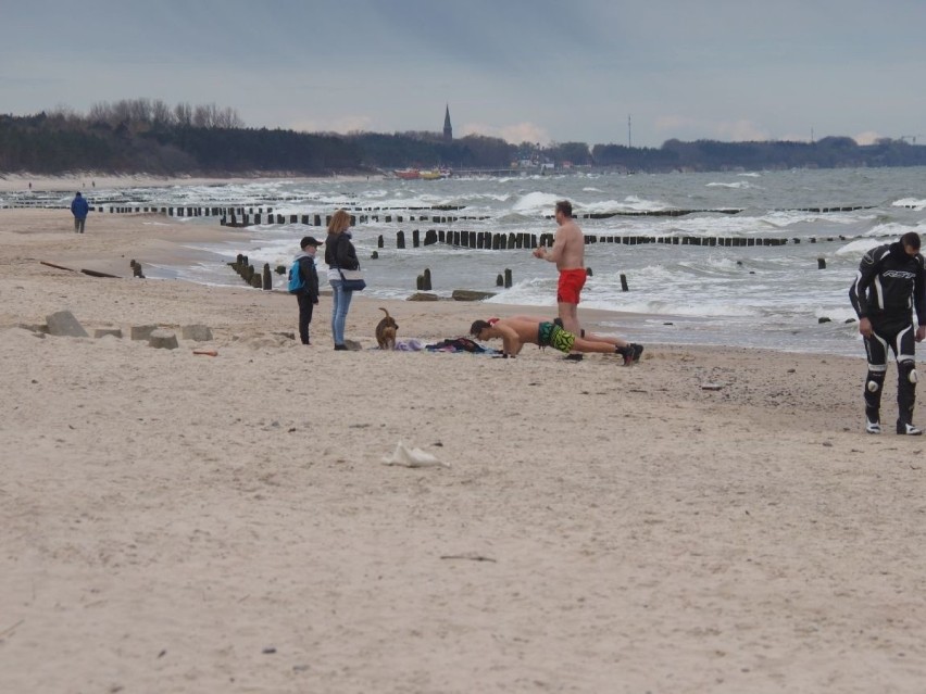 Tak wyglądało niedzielne przedpołudnie na plaży w Mielnie....