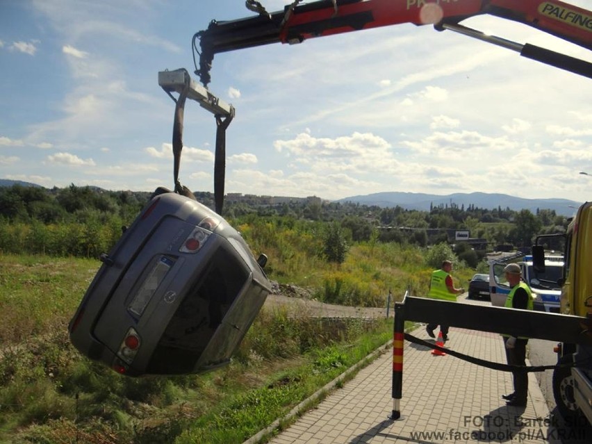 Wypadek Bielsko-Biała. Kierowca dachował