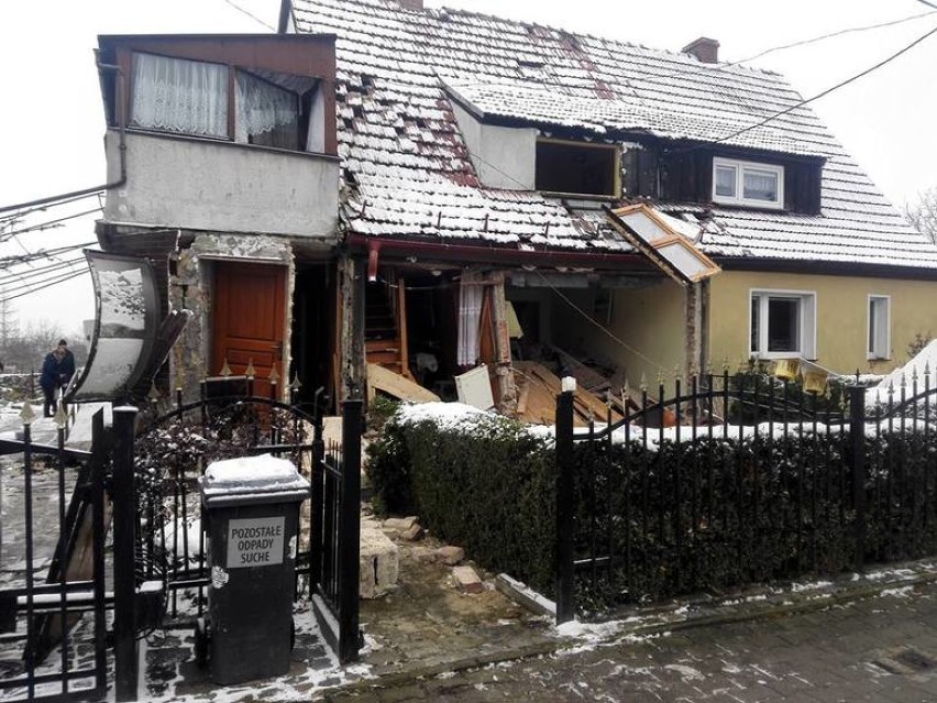 Wybuch gazu w Ziębicach. Dom jednorodzinny jest zniszczony.