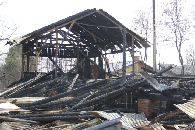 Puławy: Skutki pożaru magazynów przy ulicy Kolejowej (zdjęcia)