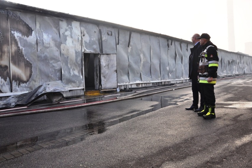 Pożar zakładu meblarskiego w Turku
