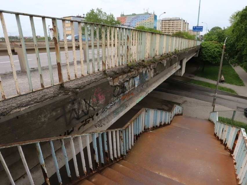 Rozbiorą wiadukt na torami kolejowymi w ulicach Lubelskiej i Żeromskiego w Radomiu. Drogowcy proszą, by już tam nie parkować