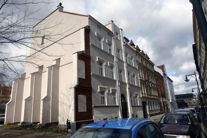 Legnica: Przy ulicy Pobożnego kolejne kamienice odzyskują swój dawny blask