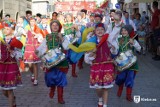 Barwny korowód festiwalu harcerskiego przeszedł przez Kielce. Młodzież przejęła klucze do miasta