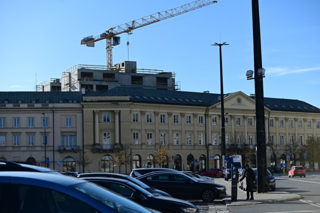 Hotel wyrastający na ulicy Canaletta