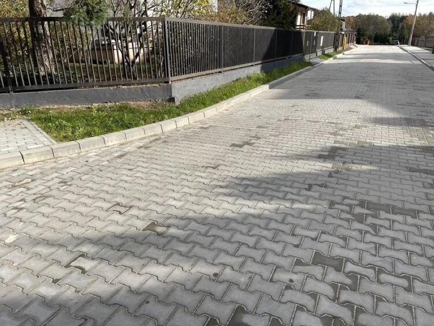 Zakończone kolejne remonty dróg na osiedlu Lubianka w Starachowicach. Zadowoleni mieszkańcy... przyszli podziękować. Zobacz zdjęcia