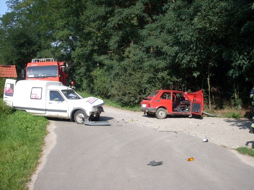 Wypadek w Lipinach. Trzy osoby w szpitalu