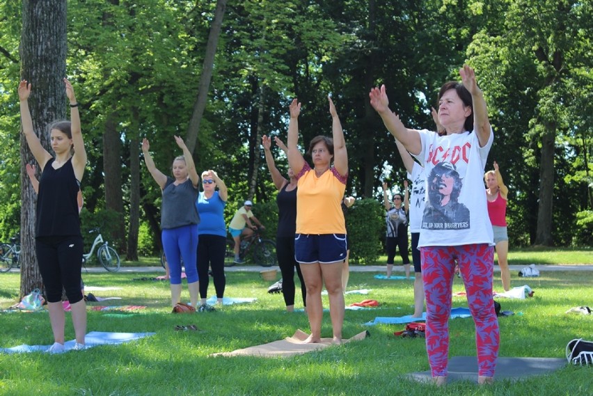 Niedzielne poranki z jogą w Białej Podlaskiej. Zobacz zdjęcia