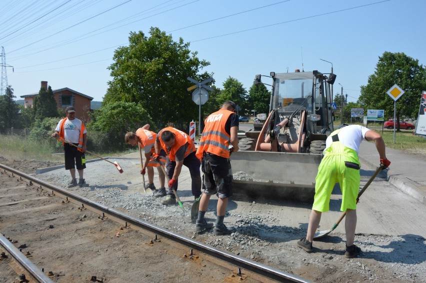 W piątek 9 czerwca planowane było położenie między torami...