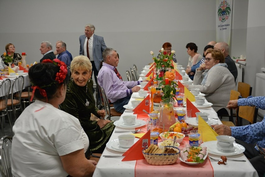 KGW Stróżewice zaprosiło seniorów do wspólnego spędzenia czasu