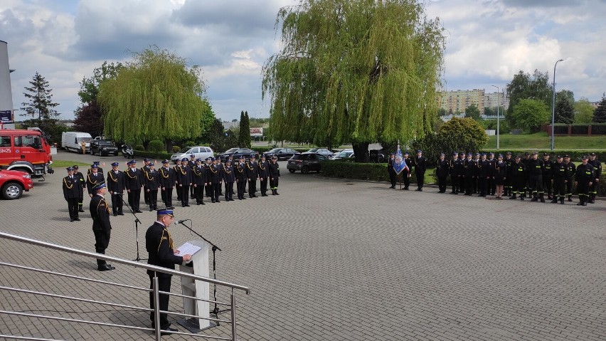 16 maja. Obchody Dnia Strażaka w Koninie. Awansowano 34 strażaków [FOTO]