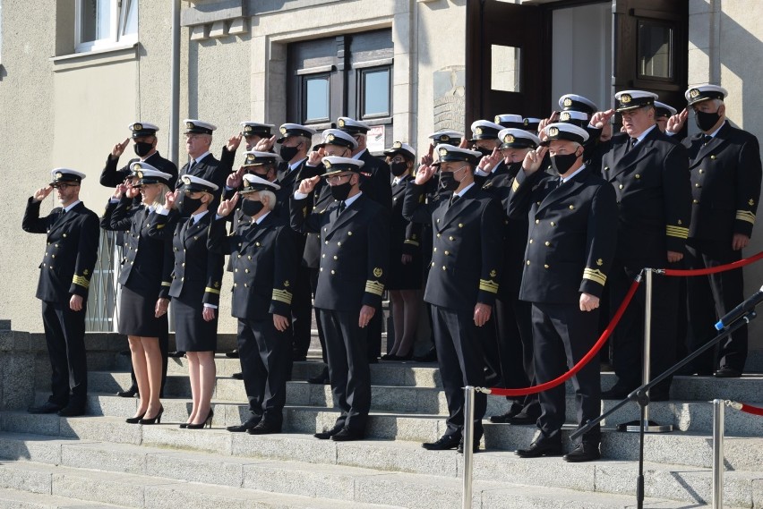 Stulecie Uniwersytetu Morskiego w Gdyni (17.06.2020). Apel, kapsuła czasu, msza święta i nowa nazwa przystanku SKM koło uczelni [ZDJĘCIA]