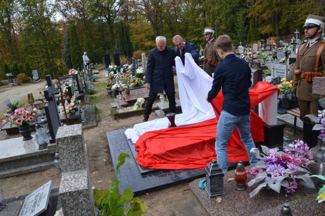 W Łagowie odsłonięto odnowiony pomnik Heleny i Leona Pineckich.