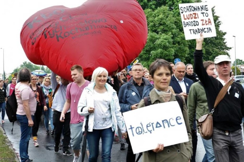 Usunięty z grona  ministrantów za Marsz Tolerancji