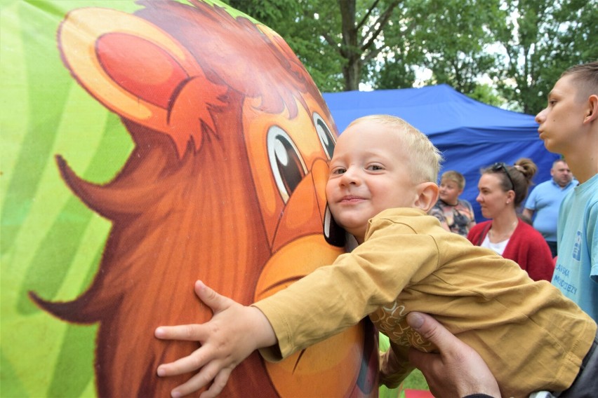 Festyn z okazji Dnia Dziecka Spółdzielczego Domu Kultury w Sieradzu 2022. Impreza odbyła się w Parku Broniewskiego ZDJĘCIA