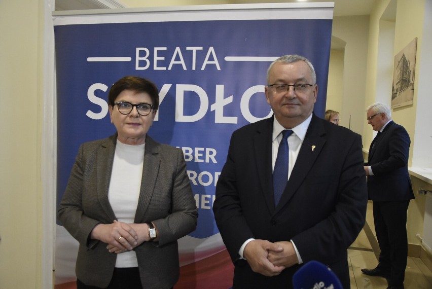 Beata Szydło zorganizowała w Tarnowie konferencję na temat...