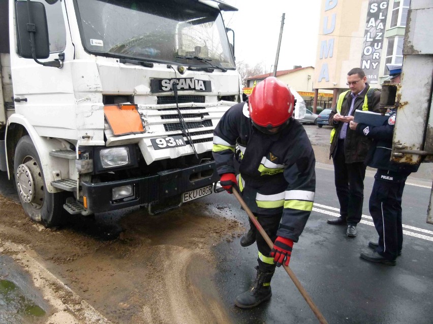 Trzy tiry, zderzenie i gaz (zdjęcia)