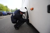 Kontrola autokarów, Warszawa. Policja sprawdzi stan techniczny pojazdu, trzeźwość i uprawniania kierowcy. Jak zgłosić autokar do kontroli?